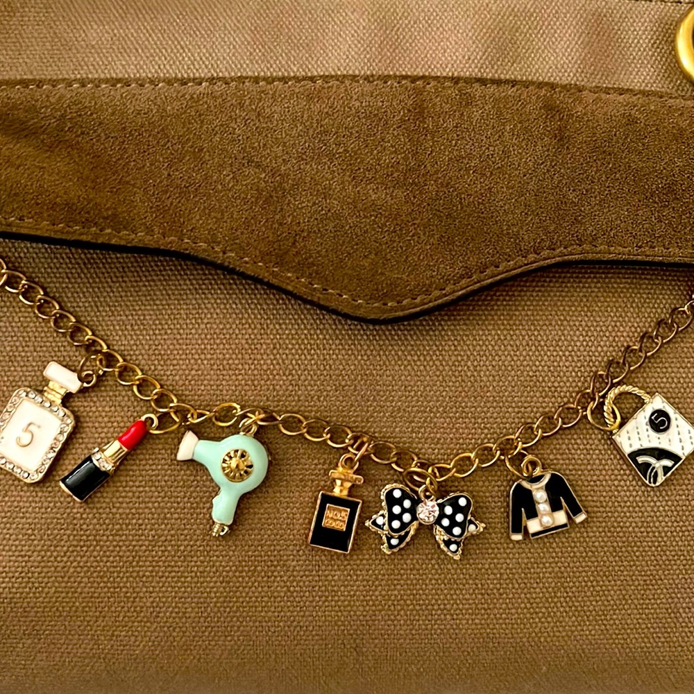 🛍LOVE THIS “GIRLIE GIRL” CHARM BRACELET!! KNOW YOU WILL TOO!!🛍